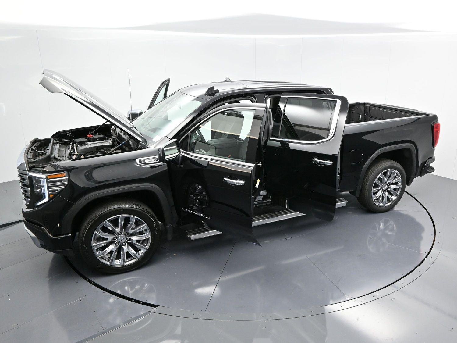 Used 2025 Onyx Black GMC Denali image 37