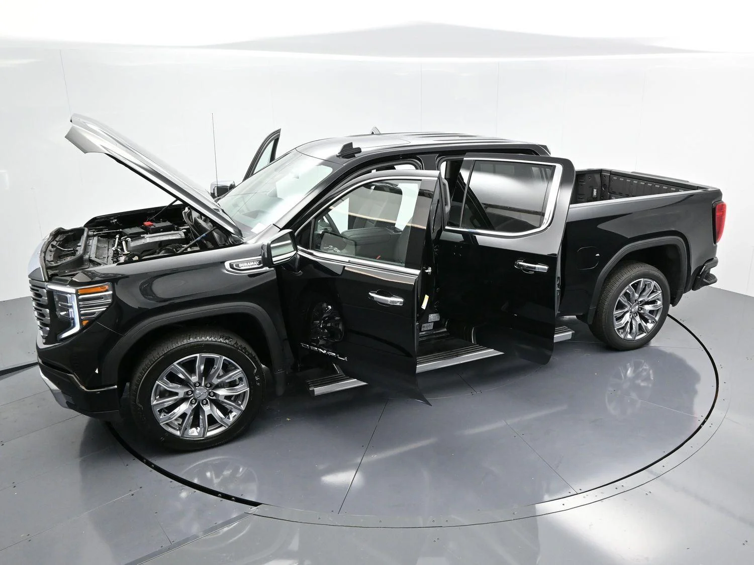 Used 2025 Onyx Black GMC Denali image 37