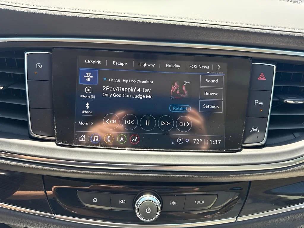 Used 2023 White Frost Tricoat Buick Premium image 21