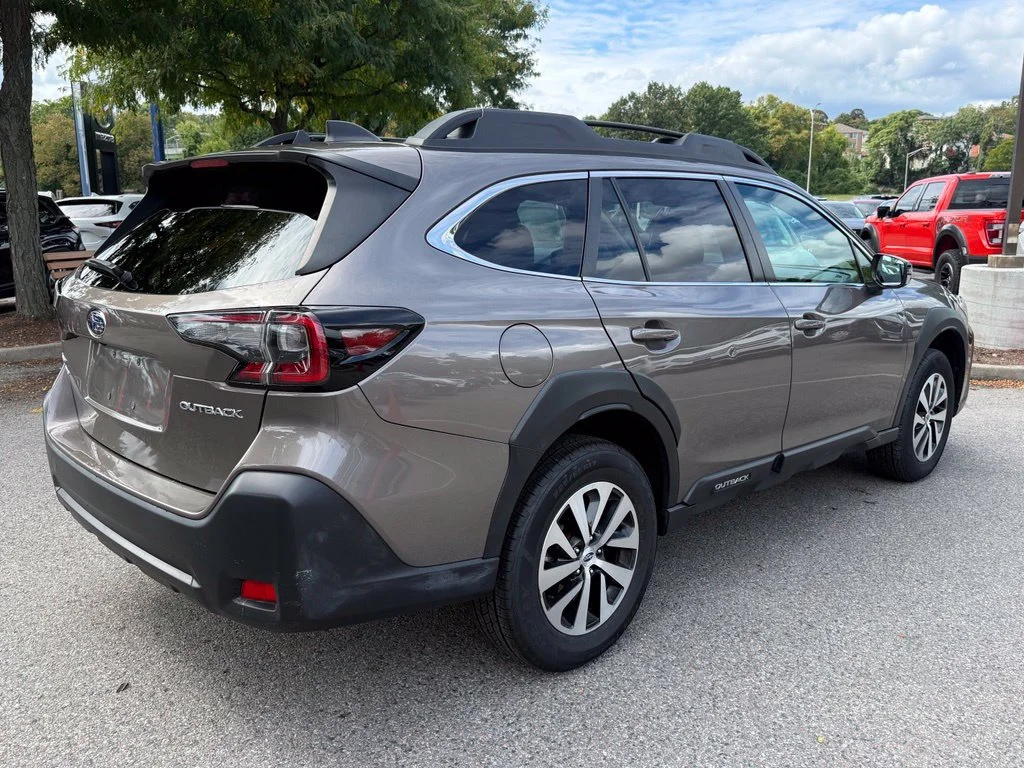 Used 2024 Brilliant Bronze Metallic Subaru Premium image 8