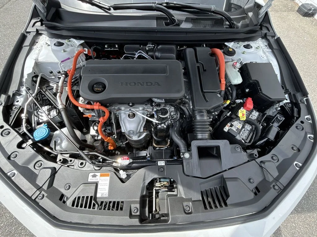 Used 2025 White Honda Sport image 18