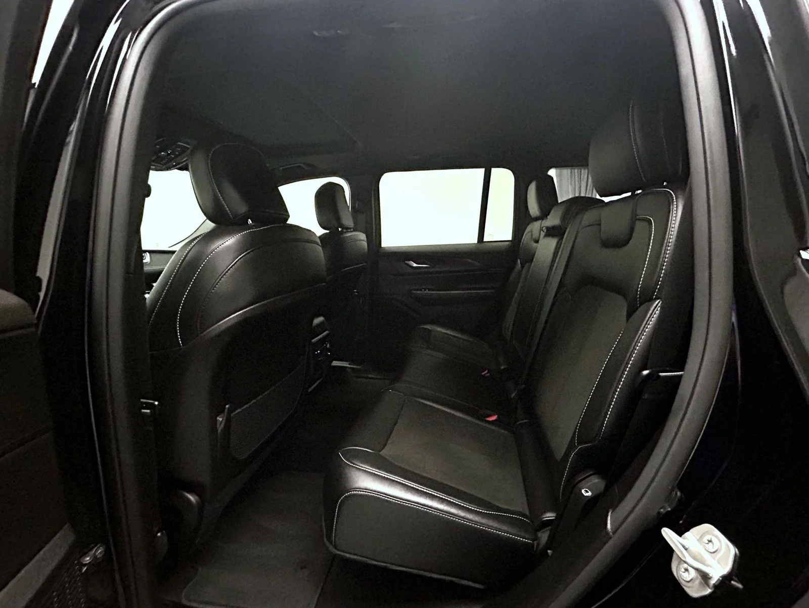 Used 2023 Black Jeep Altitude X image 19