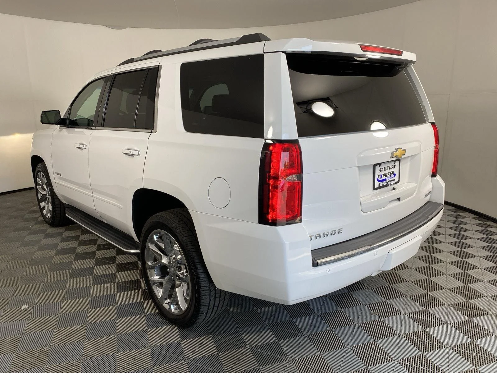 Used 2018 Summit White Chevrolet Premier image 5