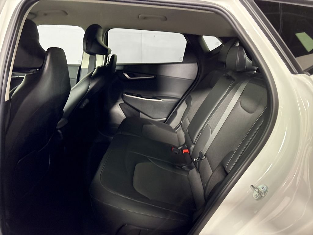 Used 2024 White Kia Light image 20