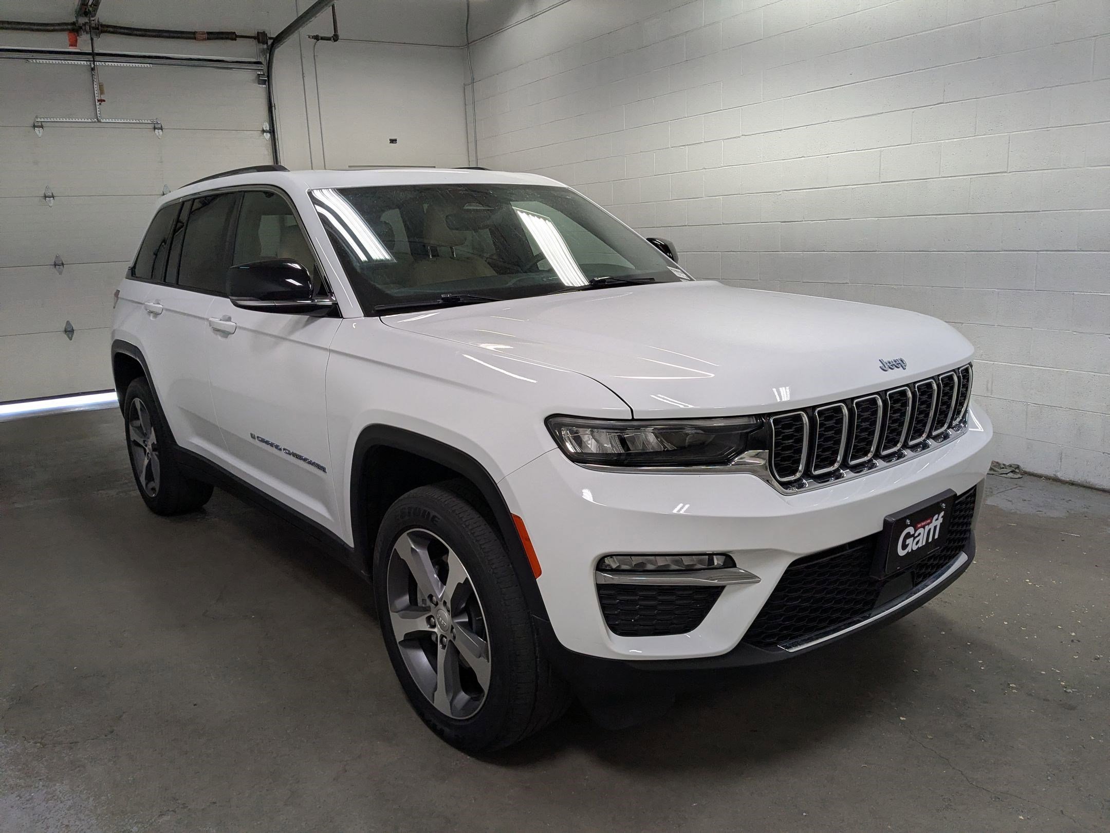 2023 Jeep Grand Cherokee 4xe 4x4's photo