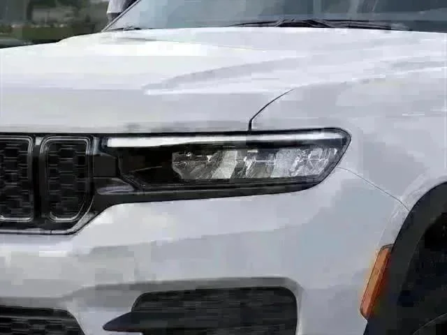 New 2025 Bright White Clear-Coat Exterior Paint Jeep Altitude X image 19