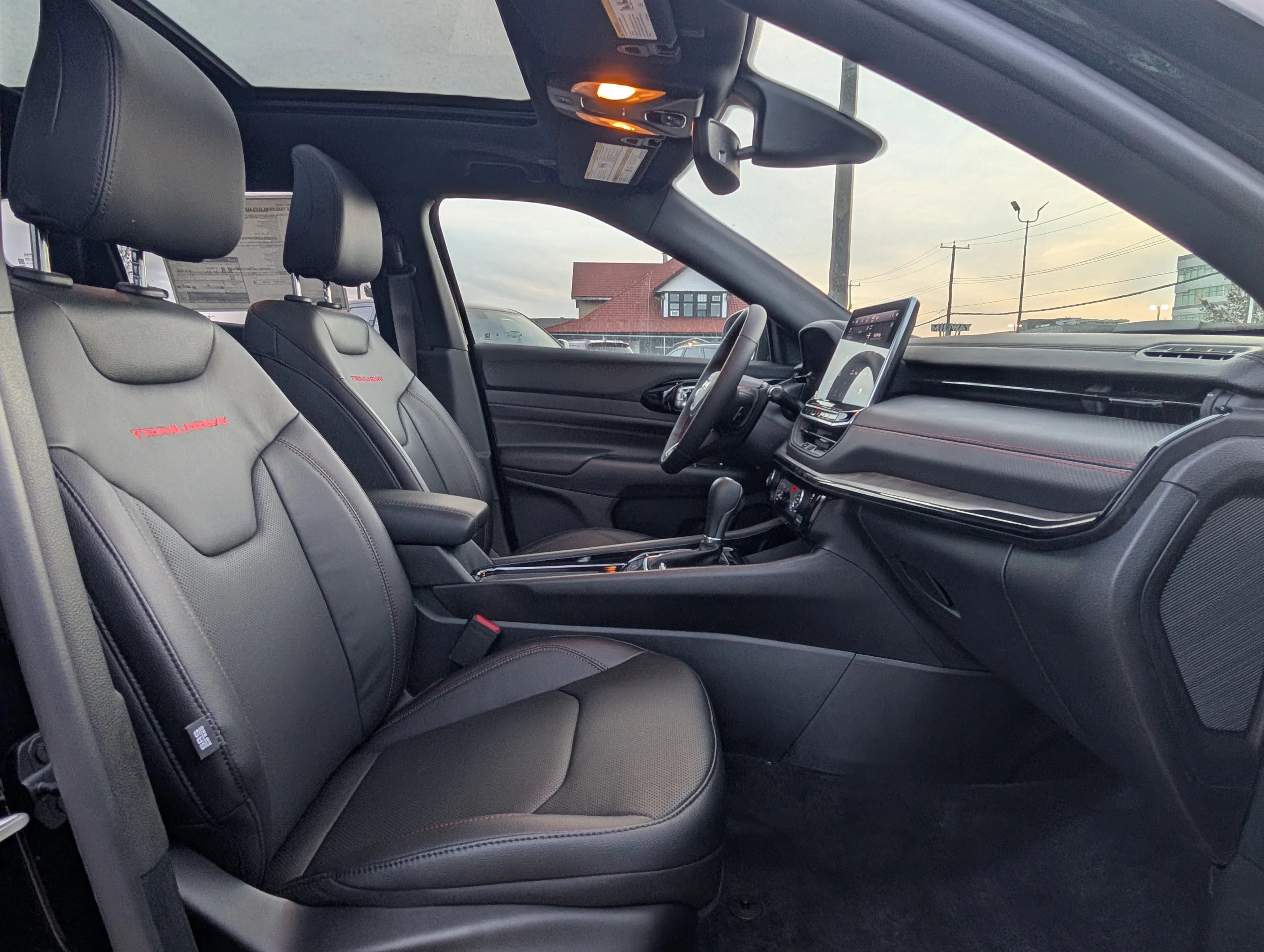 New 2025 Diamond Black Crystal Pearl Jeep Trailhawk Elite image 19