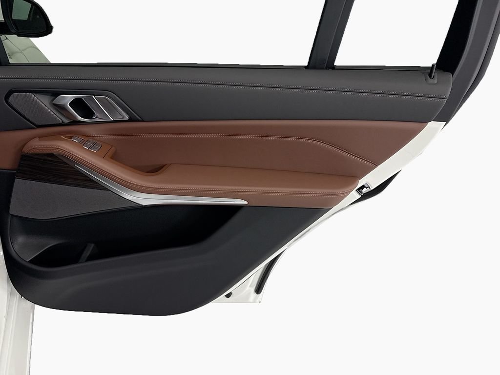 New 2027 Alpine White BMW xDrive40i image 26