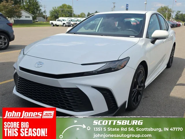 2025 Toyota Camry SE