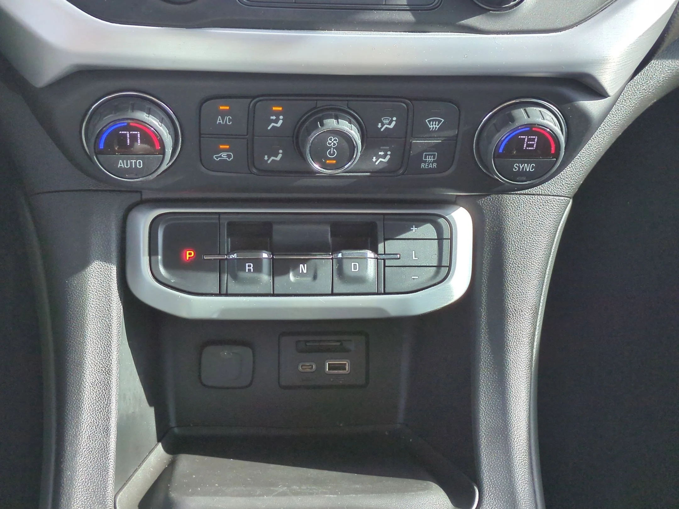 Used 2020 Carbon Black Metallic GMC SLT image 21