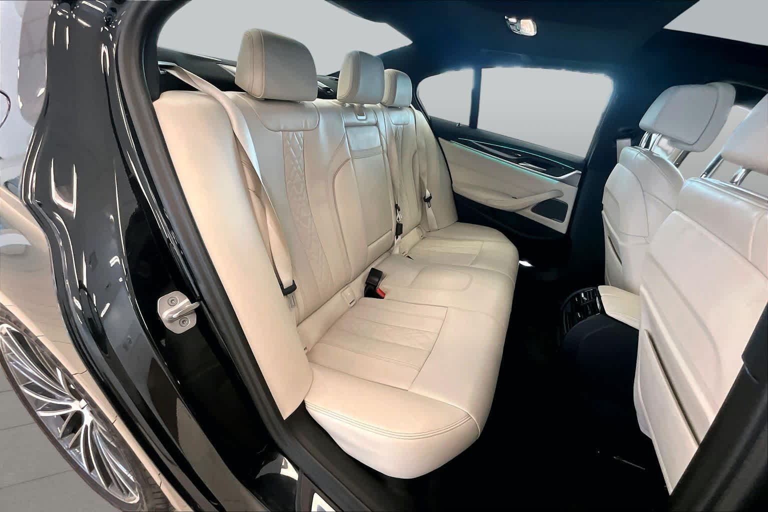Used 2023 Black Sapphire Metallic BMW 530i image 19