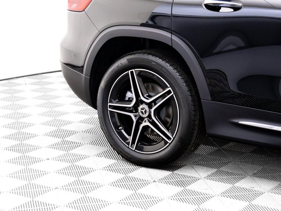 New 2026 Night Black Mercedes-Benz GLB 250 image 39