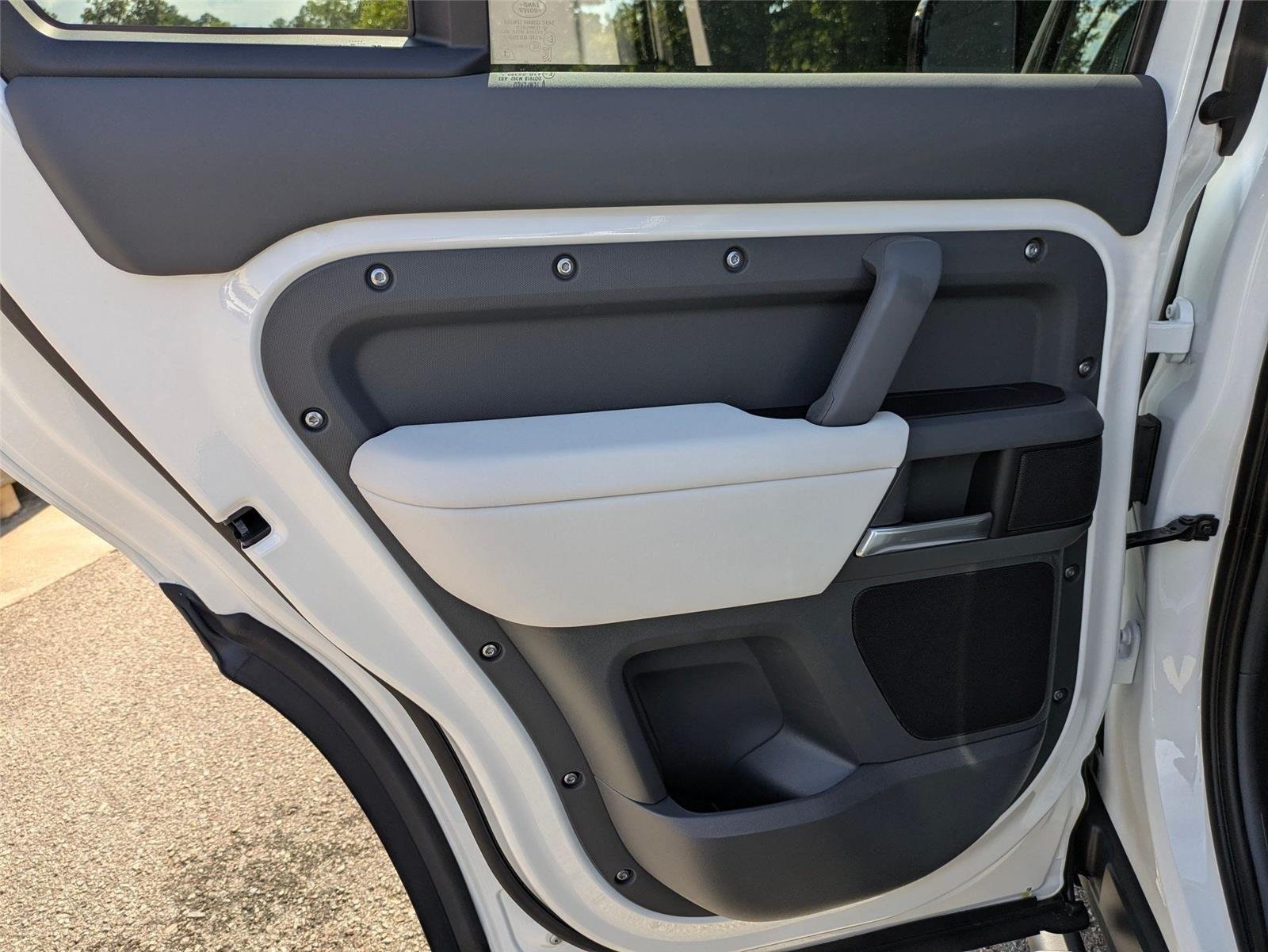 New 2026 Fuji White Land Rover S image 26