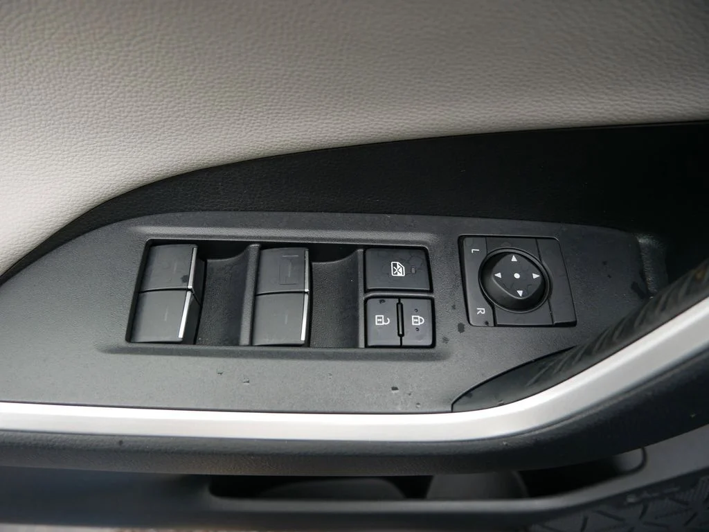 Used 2024  Toyota Limited image 16