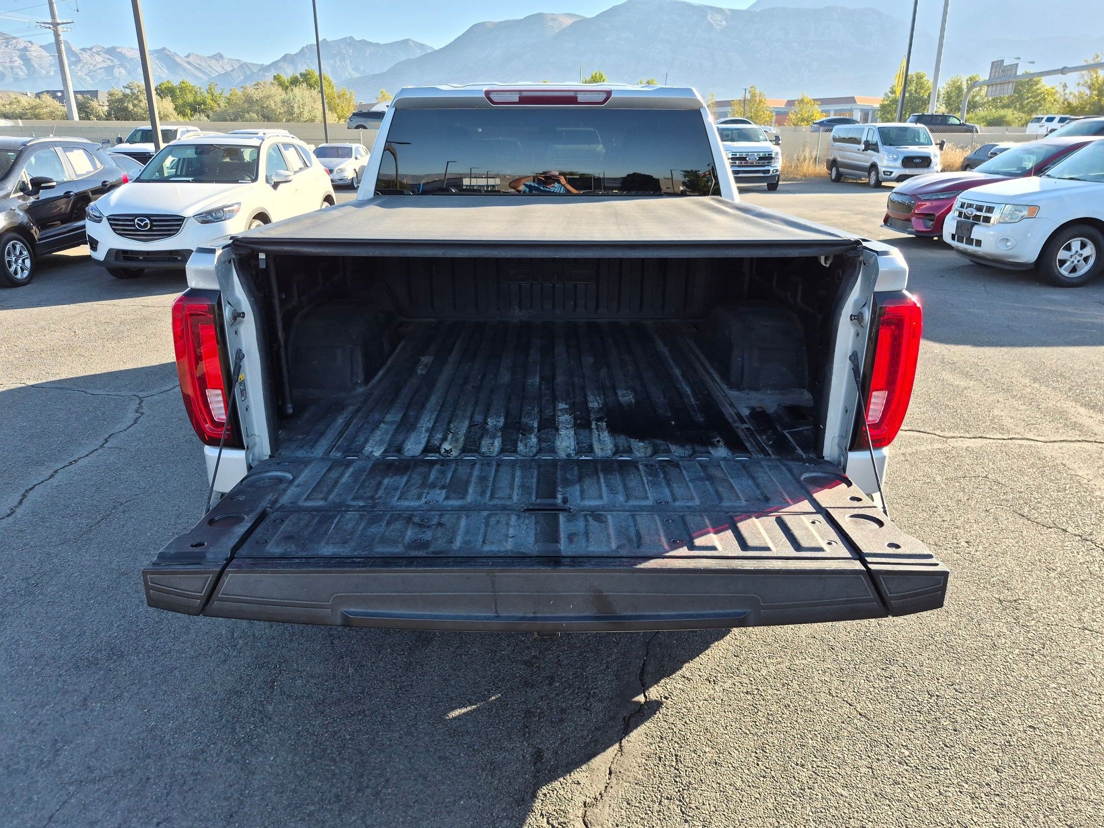 Used 2019 Quicksilver Metallic GMC SLT image 28
