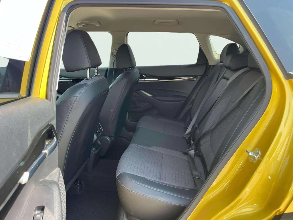 Used 2023 Starbright Yellow/Black Roof Kia S image 22