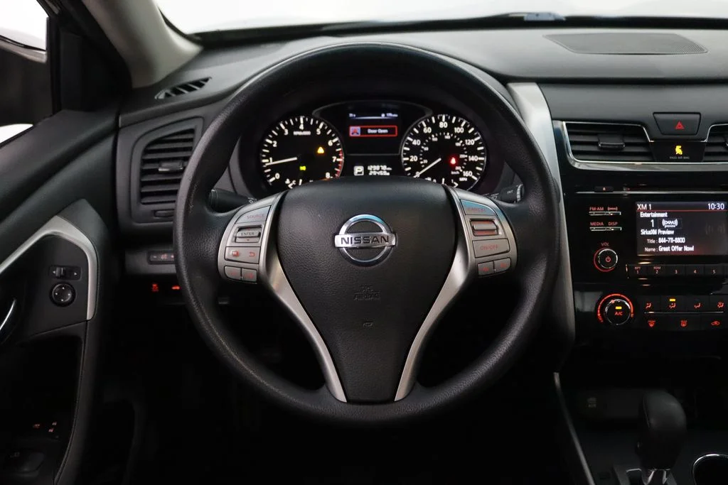 Used 2015 Black Nissan 2.5 S image 20