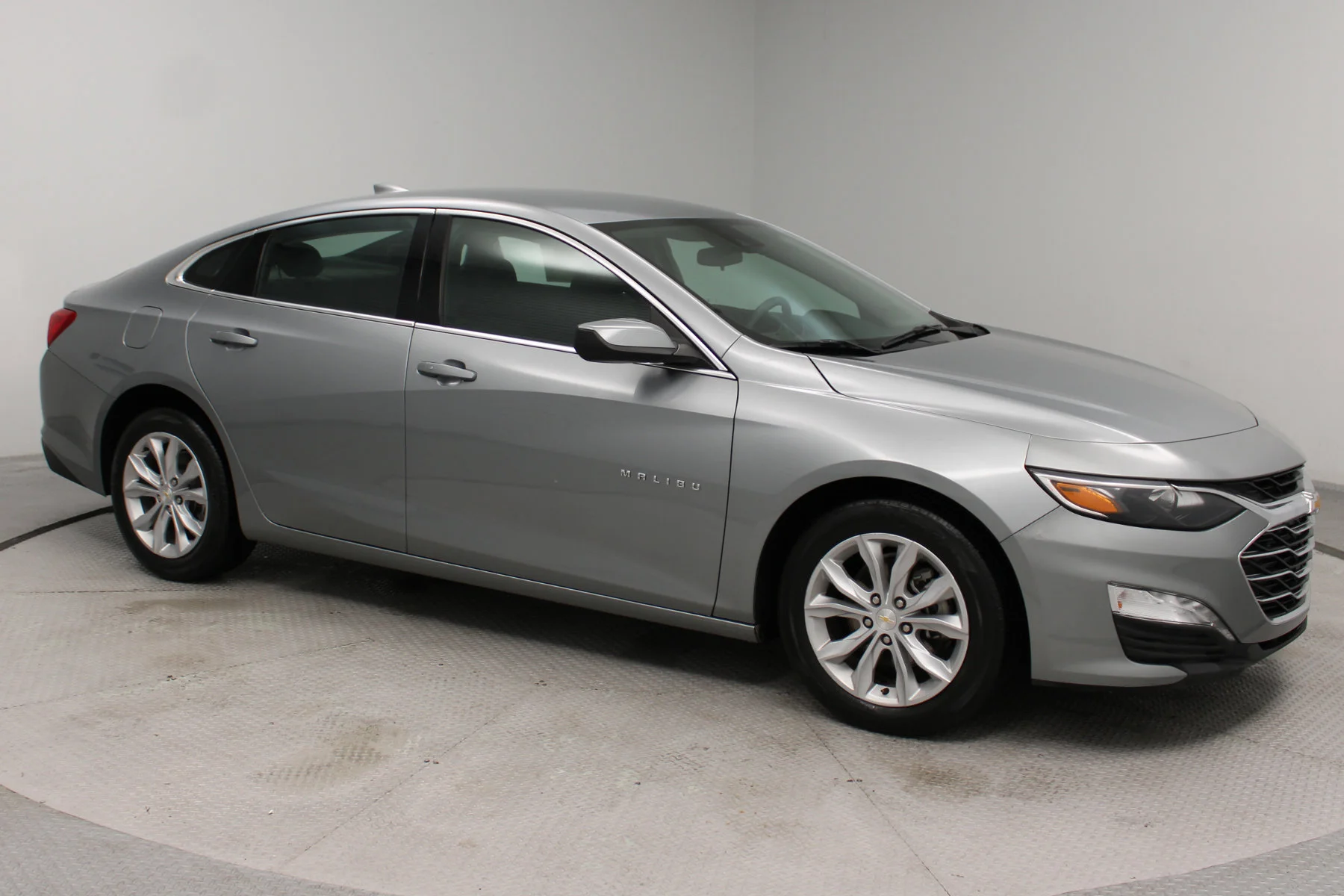Used 2025 Sterling Gray Metallic Chevrolet 4dr Sdn 1LT image 25
