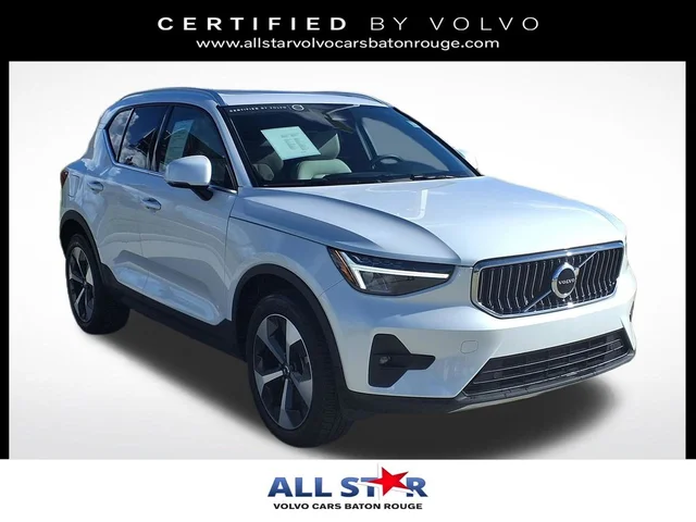 2023 Volvo XC40 B5 Plus Bright Theme
