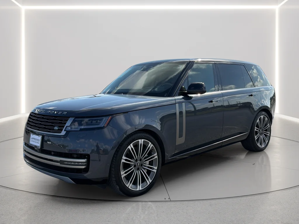 Used 2024 Blue Land Rover SE image 9