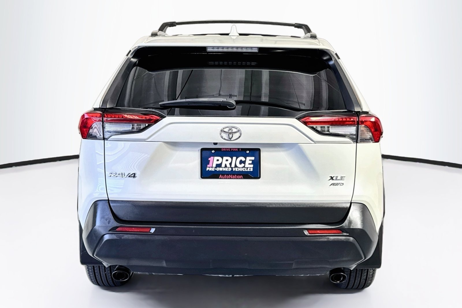 Used 2022 Blizzard Pearl Toyota XLE Premium image 6