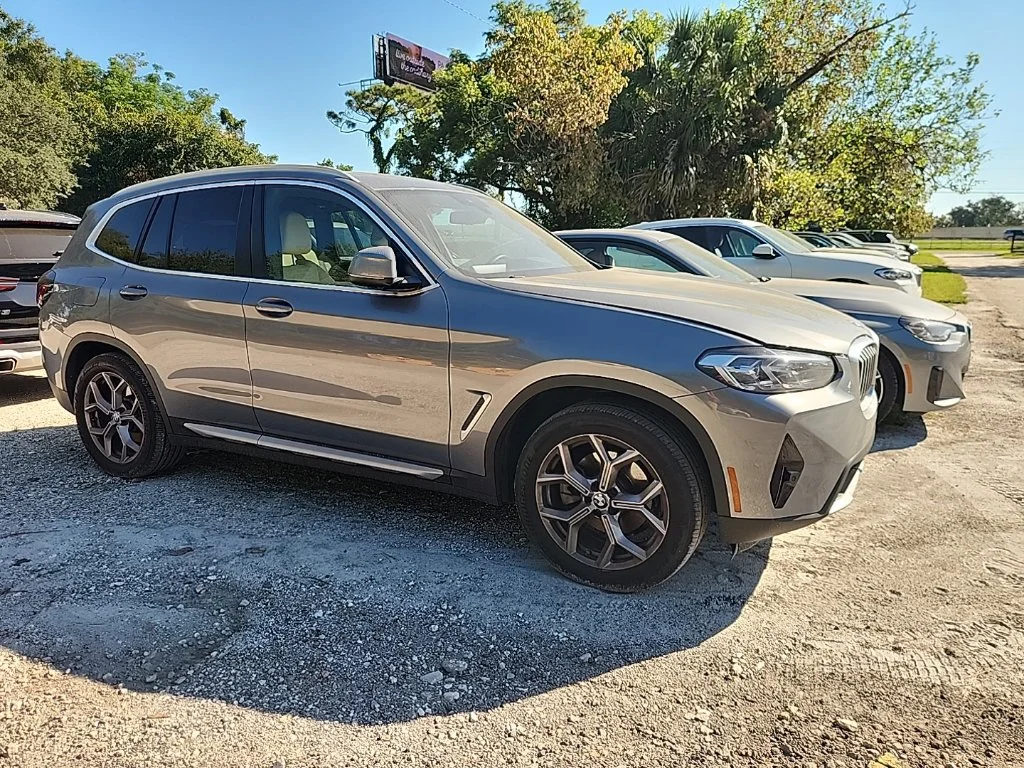 Used 2024 Skyscraper Grey Metallic BMW sDrive30i image 1