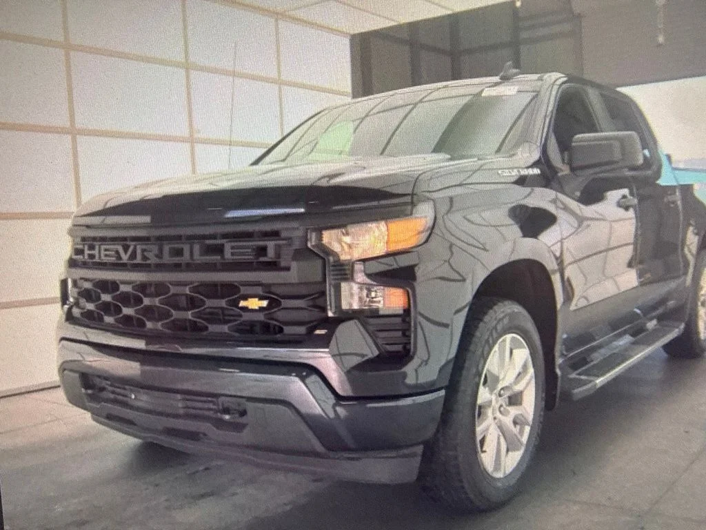Used 2022 Gray Chevrolet Custom image 1