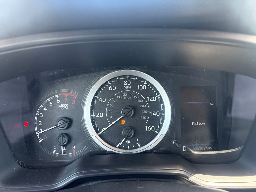 Used 2020 White Toyota LE image 19