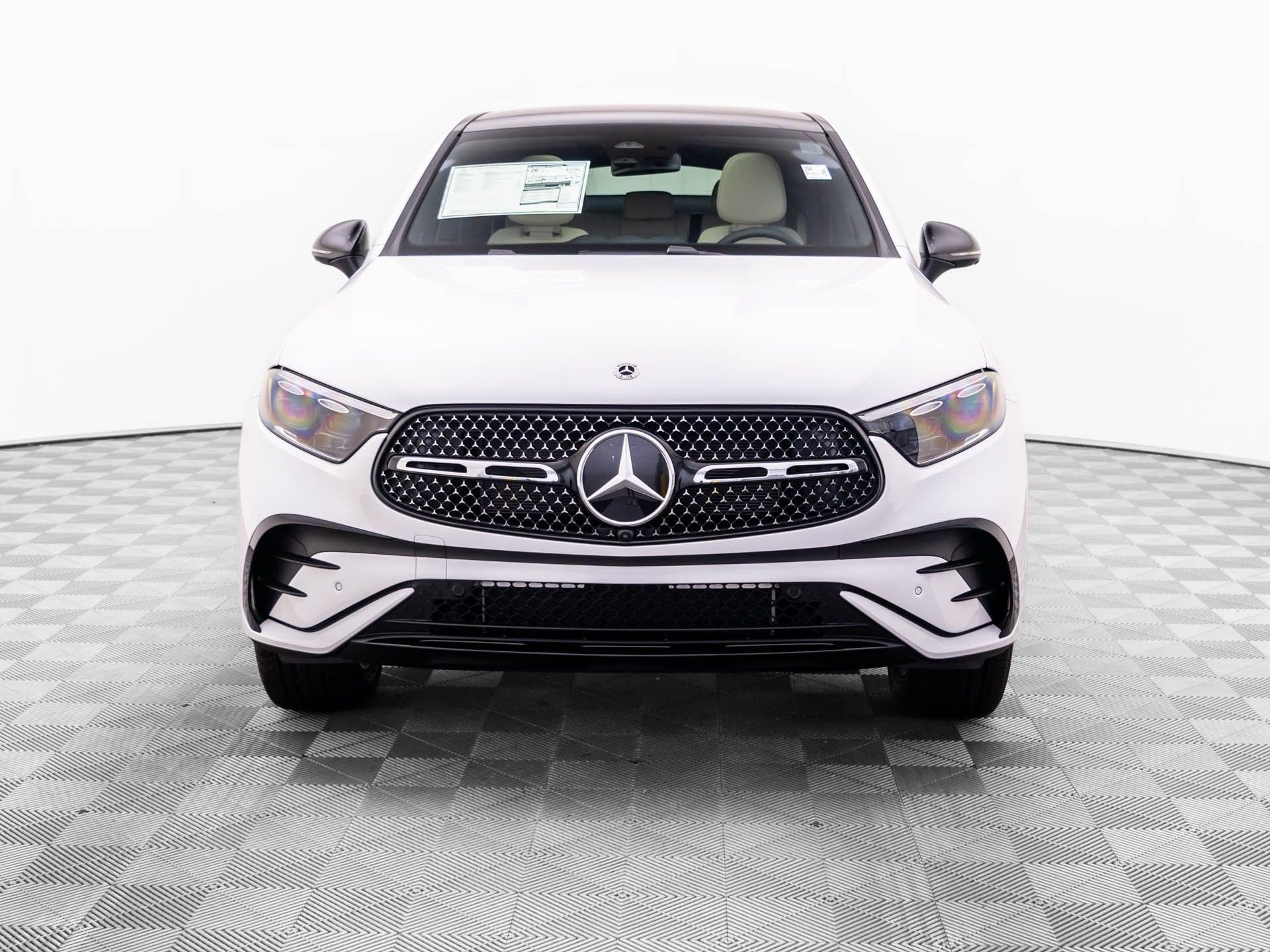 New 2027 MANUFAKTUR Moonlight White Metallic Mercedes-Benz GLC 300 Coupe image 9
