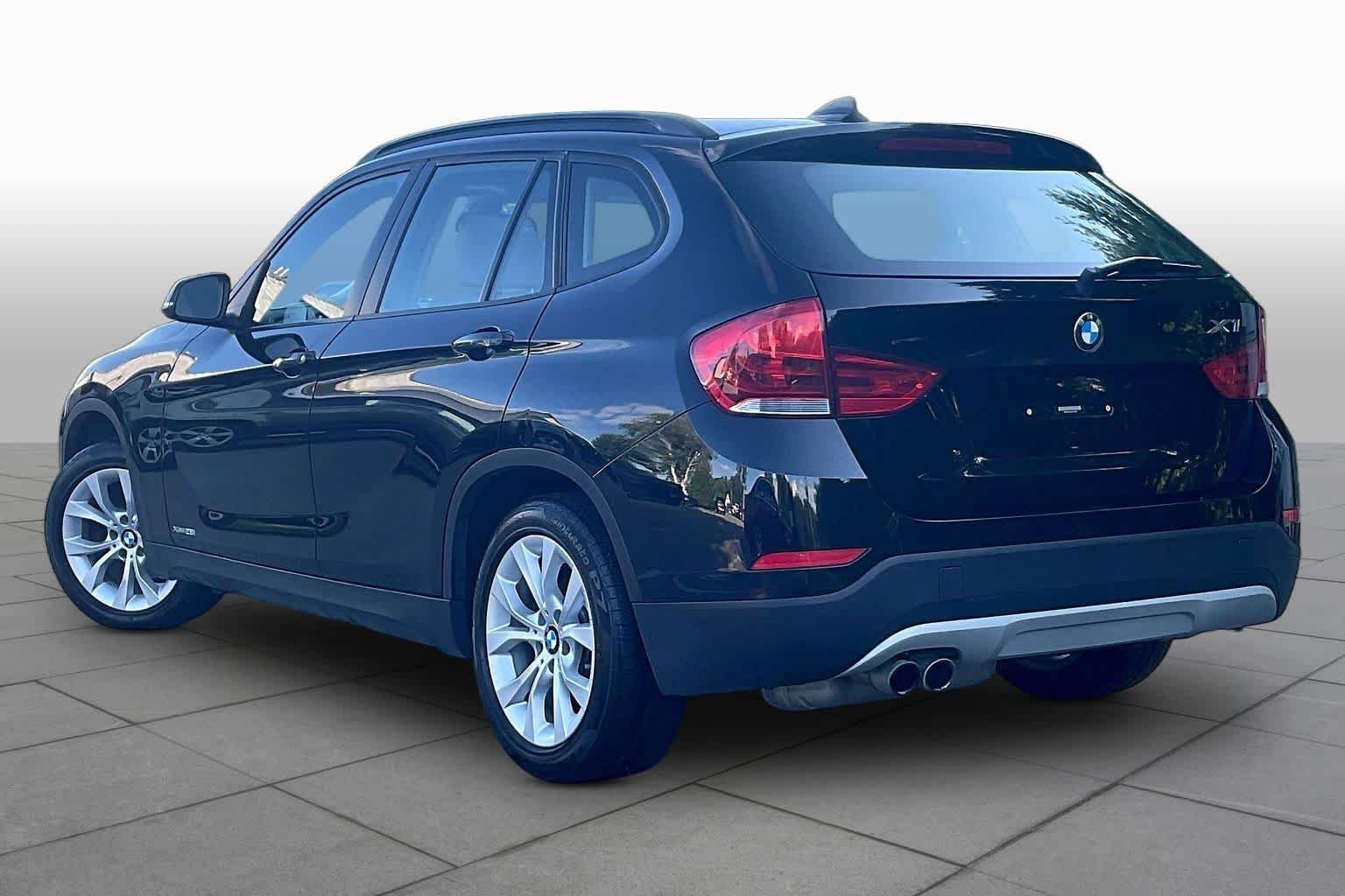 Used 2014 Black Sapphire Metallic BMW xDrive28i image 11