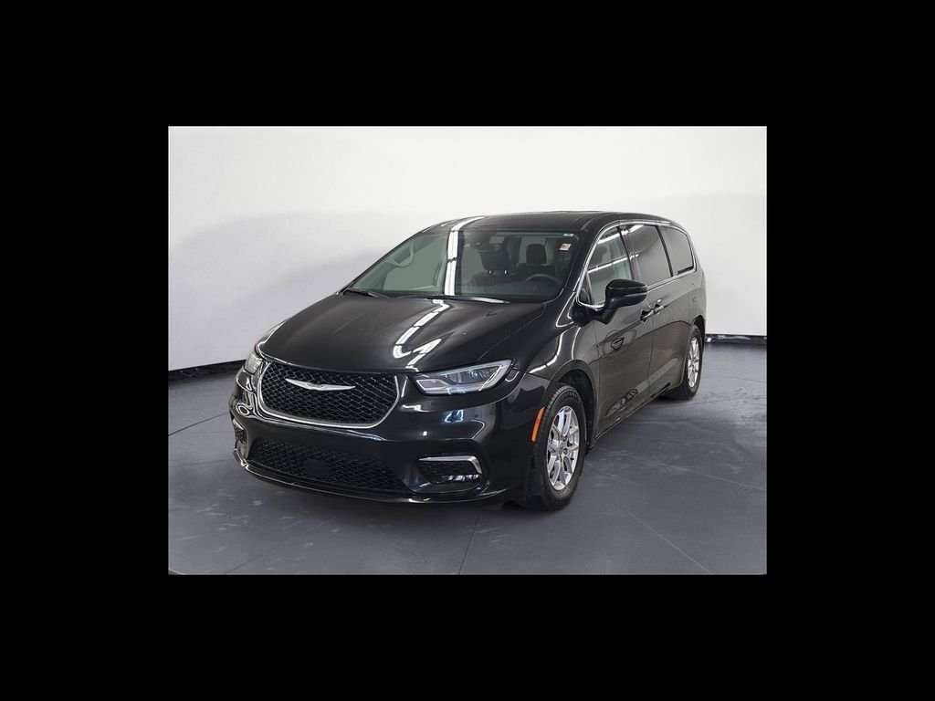Used 2023 Black Chrysler Touring L image 2