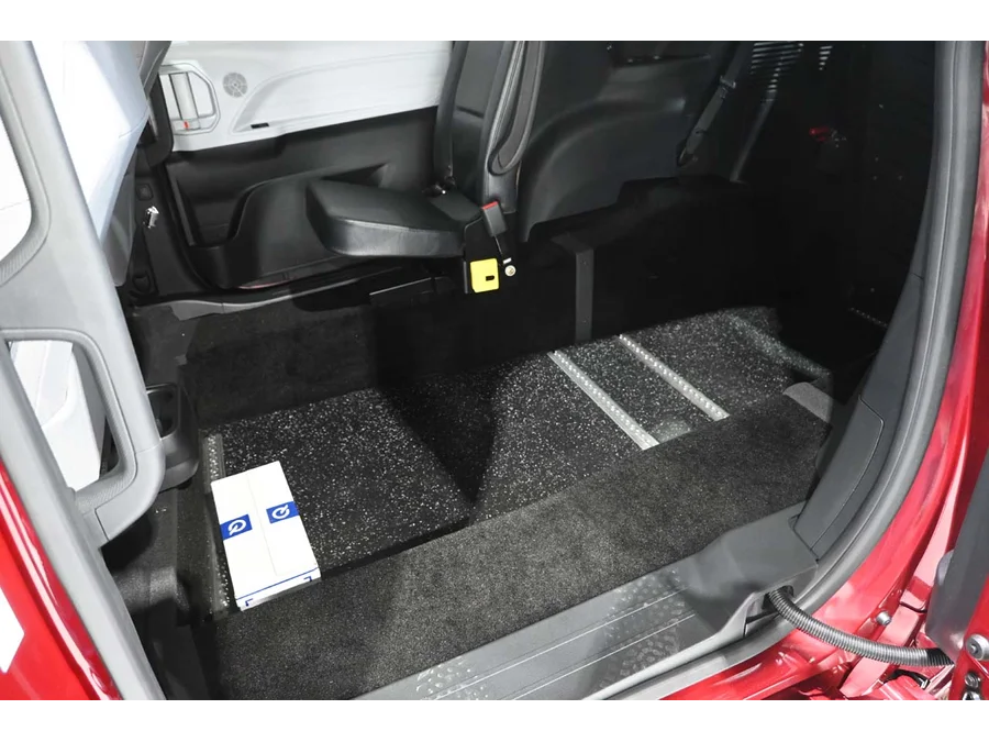 2026 Toyota Sienna LE - Photo 27