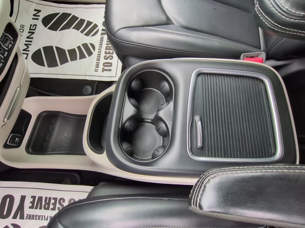 Used 2023 White Chrysler Touring L image 22