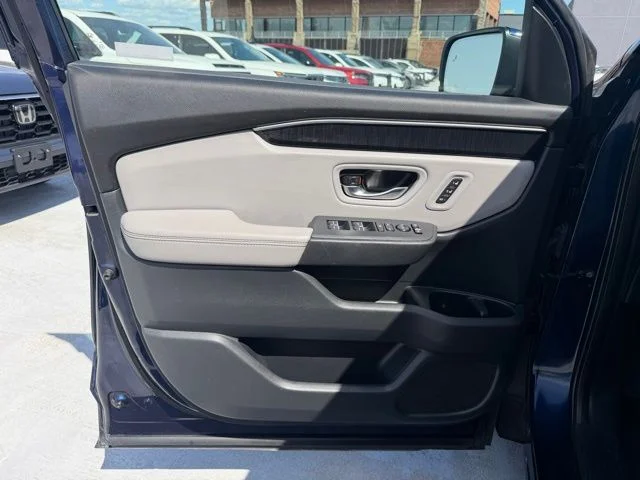 Used 2023  Honda Elite image 11