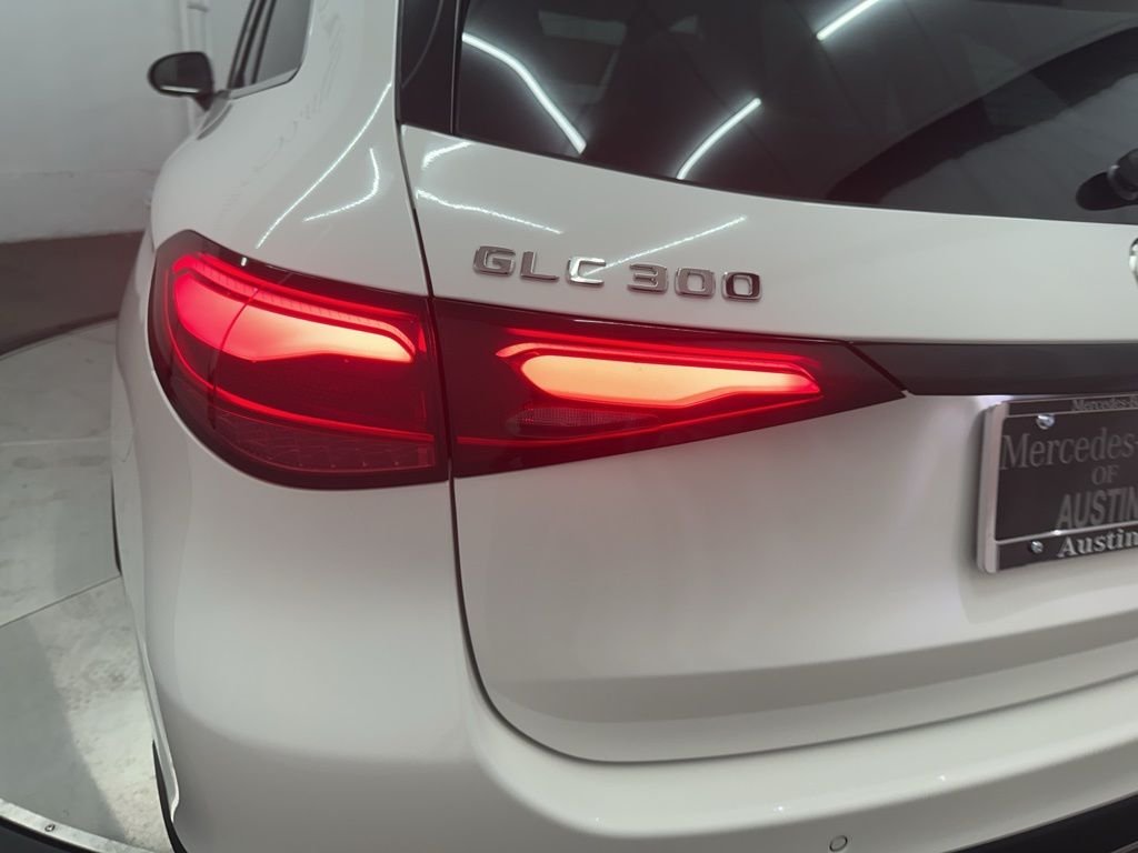 Used 2026 White Mercedes-Benz GLC 300 image 29