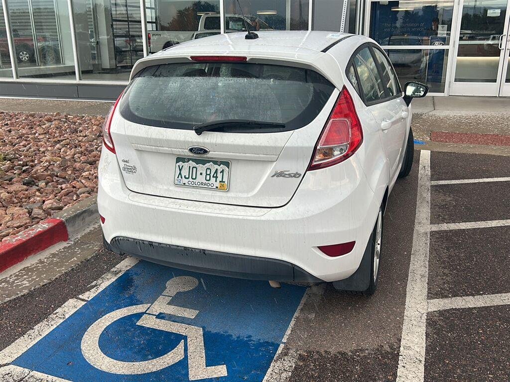 Used 2015 Oxford White Ford SE image 6