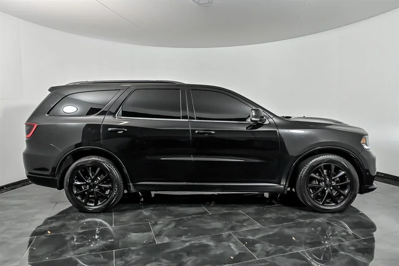 Used 2018 DB Black Crystal Clear Coat Dodge R/T image 10