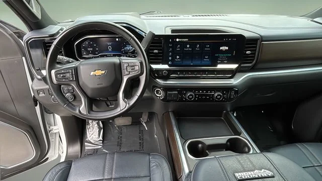Used 2024 White Chevrolet High Country image 10