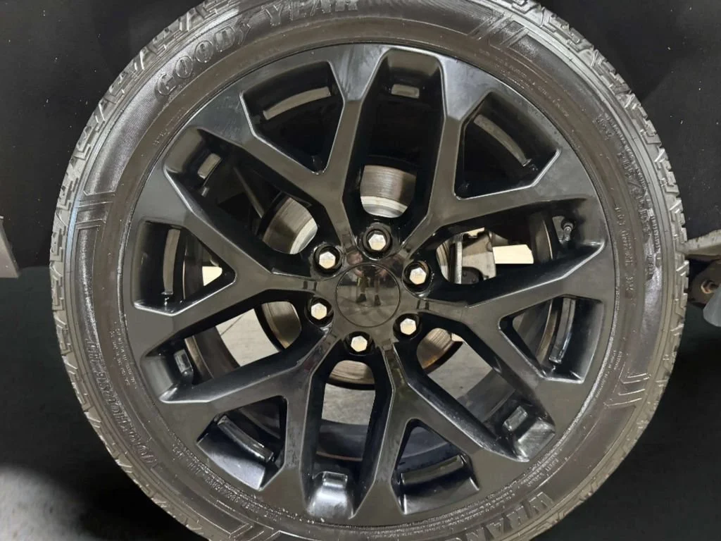 Used 2019 QUICKSILVER METALLIC GMC SLT image 25