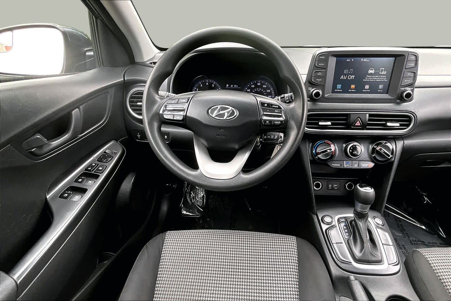 Used 2018 Thunder Gray Hyundai SE image 6