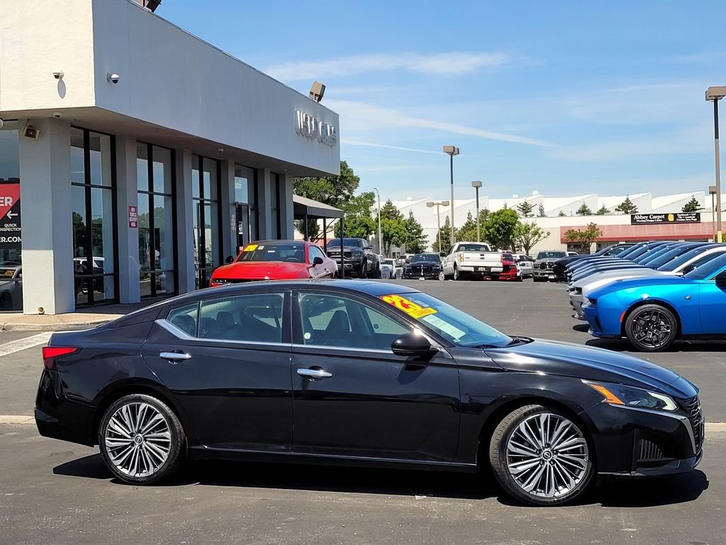 Used 2023 Black Nissan 2.5 SL image 3