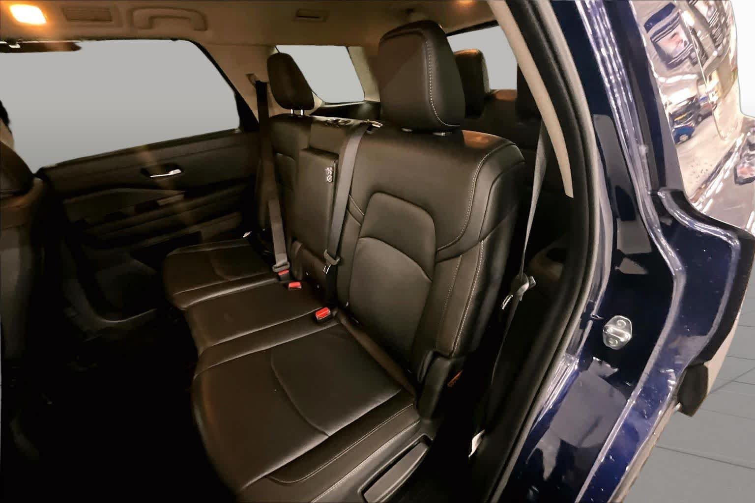 Used 2025 Deep Ocean Blue Pearl Nissan SL image 19