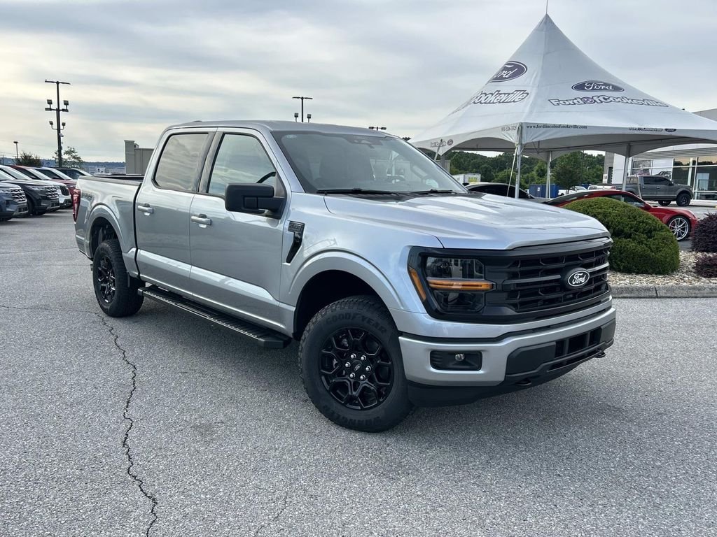 New 2026 Silver Metallic Ford 4X4 CREWCAB XLT image 2
