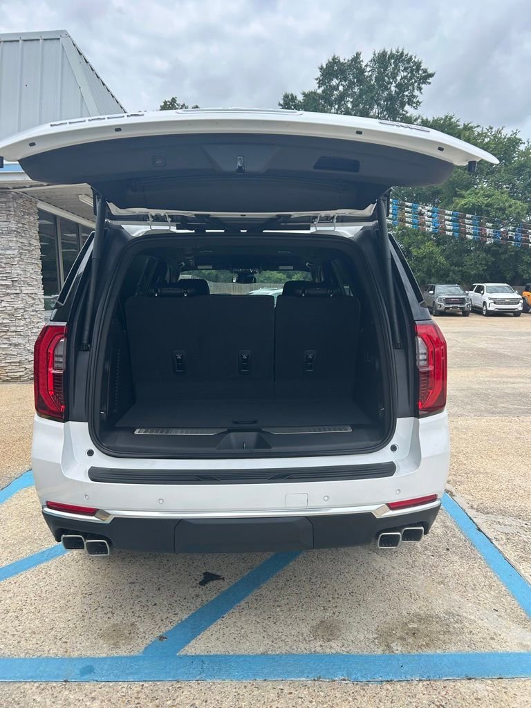 2026 GMC Yukon Denali - Photo 6