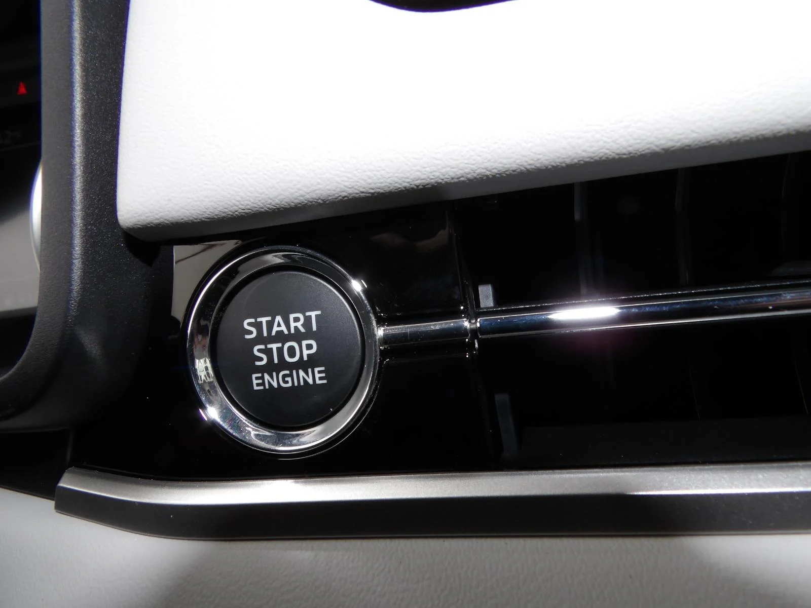 2026 Mitsubishi Outlander SE - Photo 23