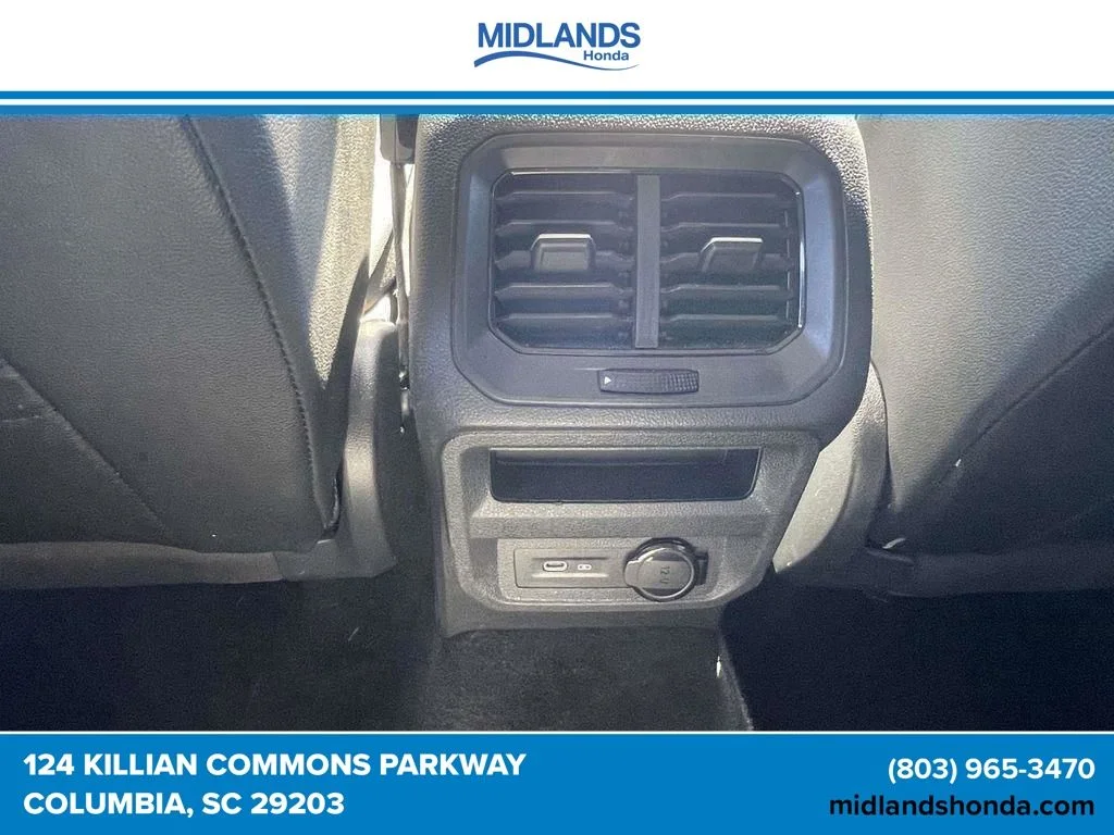 Used 2024 Pure White Volkswagen 2.0T SE image 12