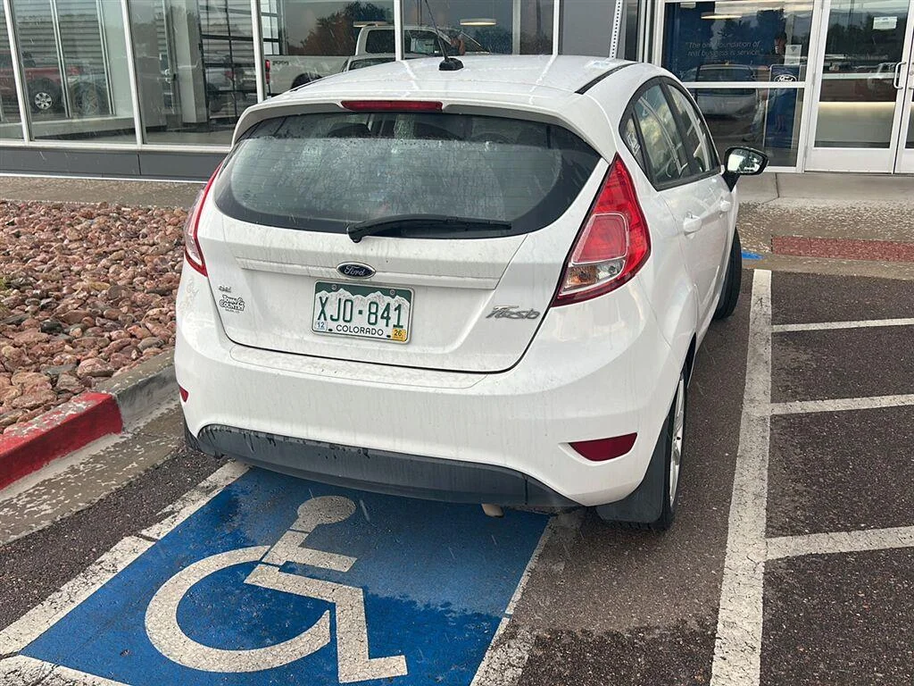 Used 2015 Oxford White Ford SE image 6
