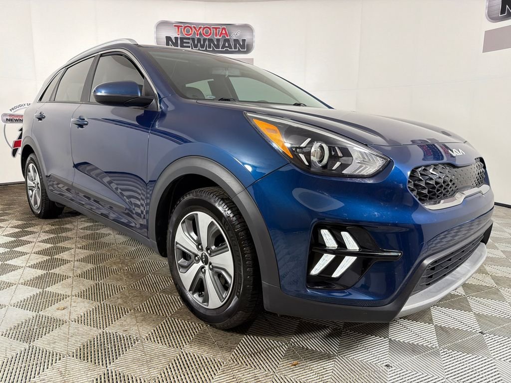 2022 Kia Niro LX's photo
