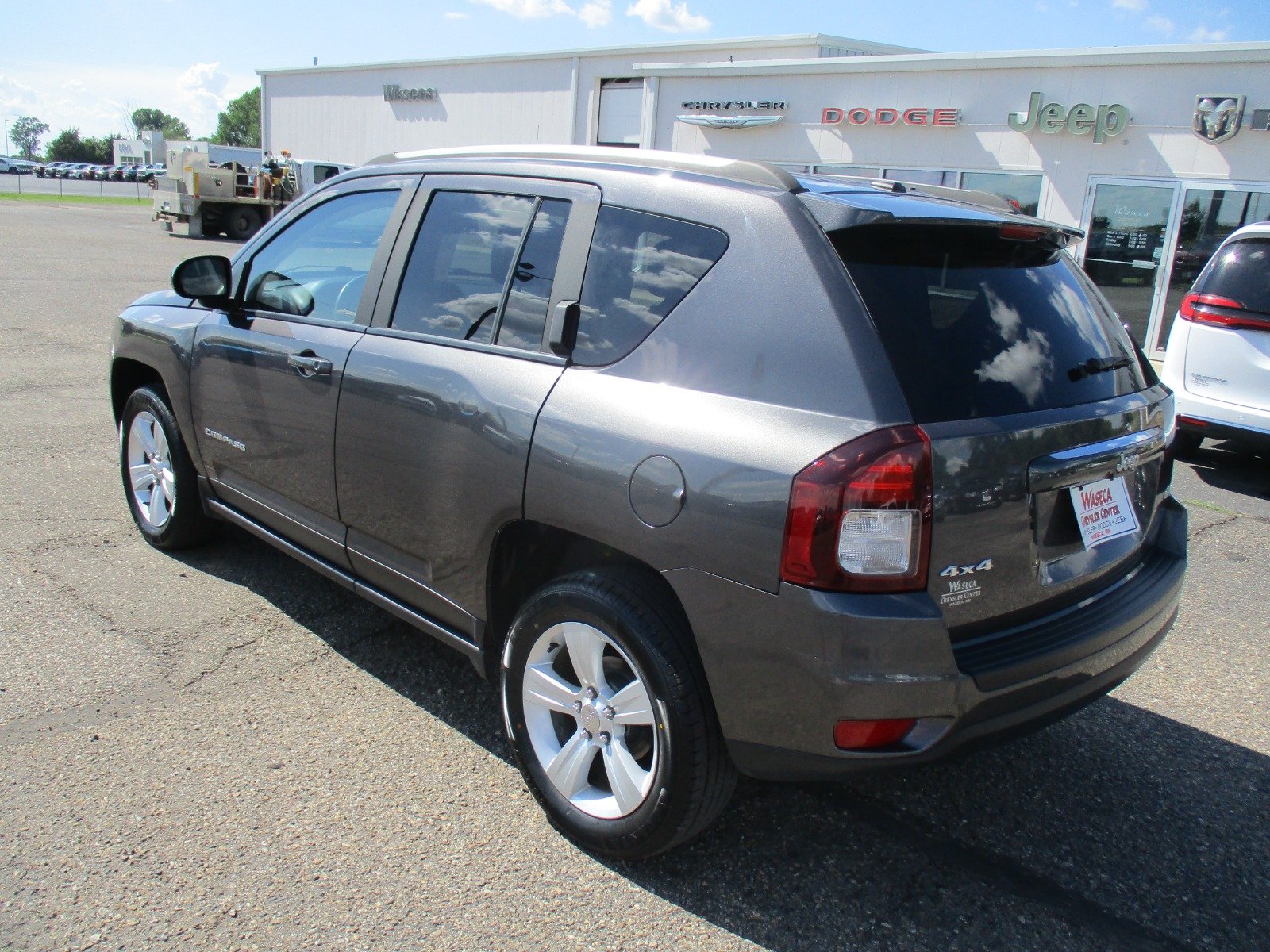 Used 2016 GRANITE Jeep Latitude image 4