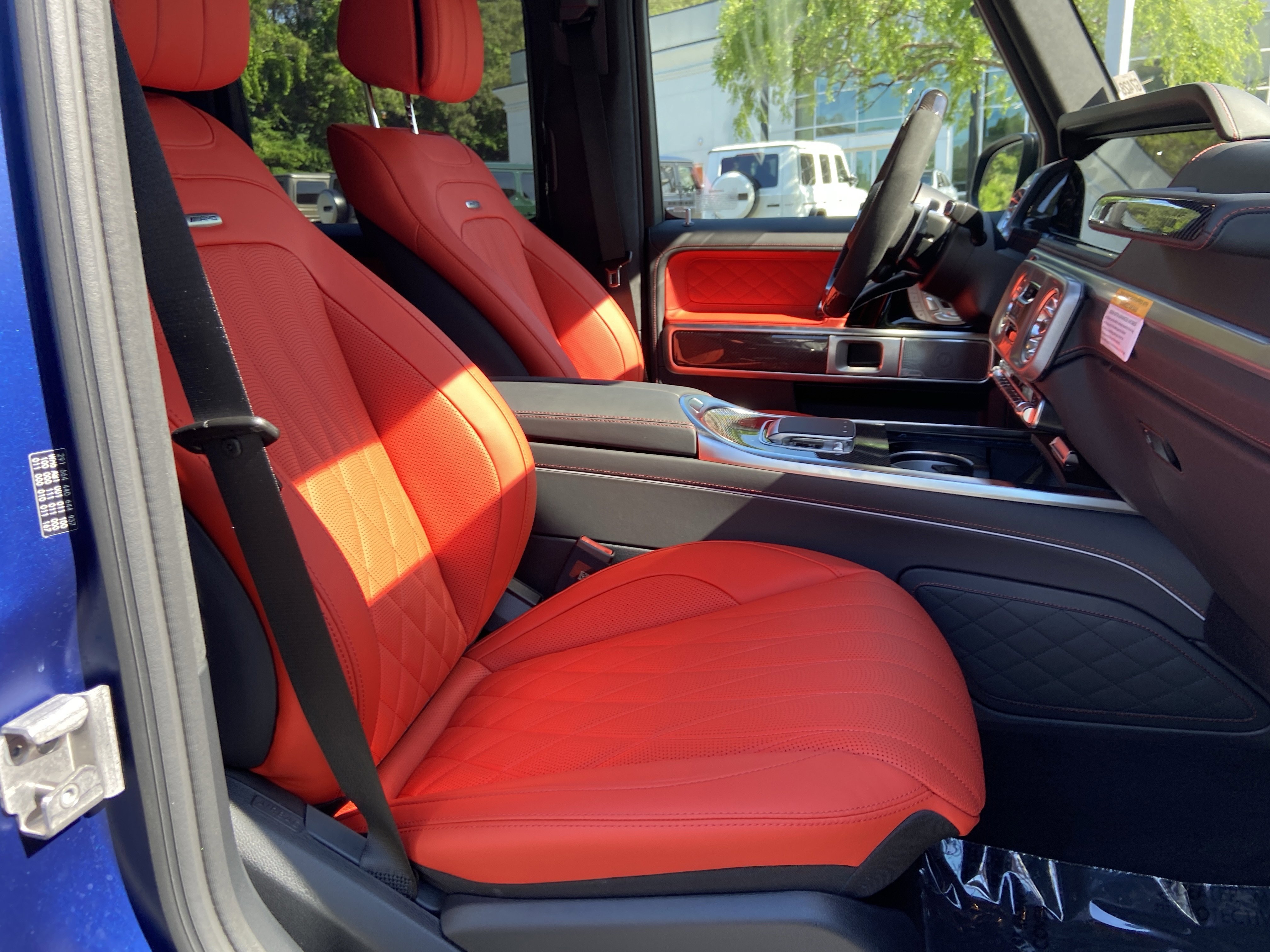 New 2026 MANUFAKTUR Exclusive Brilliant Blue Magno Mercedes-Benz AMG® G 63 SUV image 43